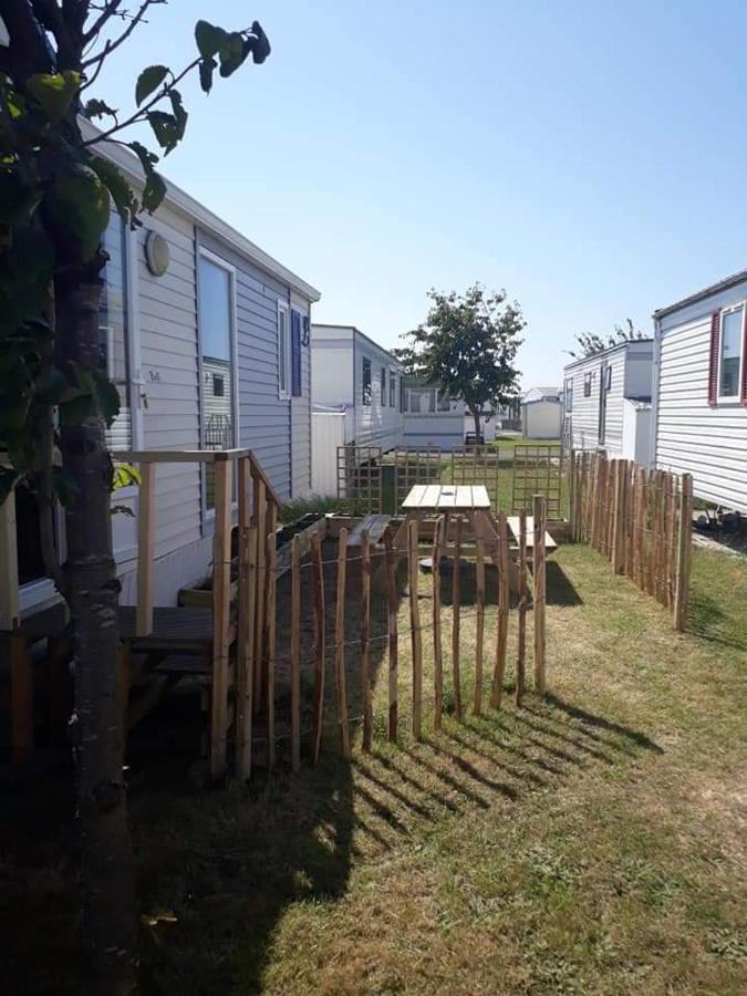 Stacaravan 4Pers In Bredene Met Eigen Tuintje 2449 Exterior foto